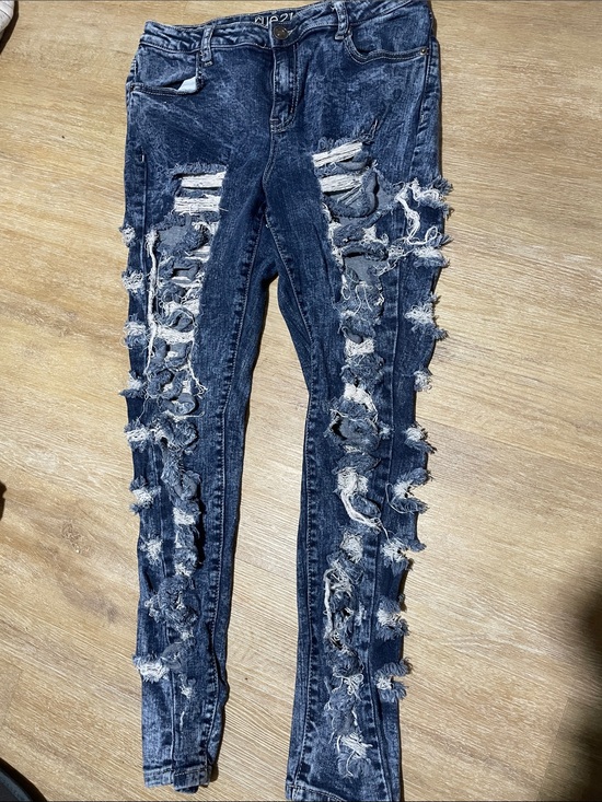 Rue21 Denim - Rue21 Dark Blue Distressed Skinny Jeans with Side Rips 98% cotton size 10